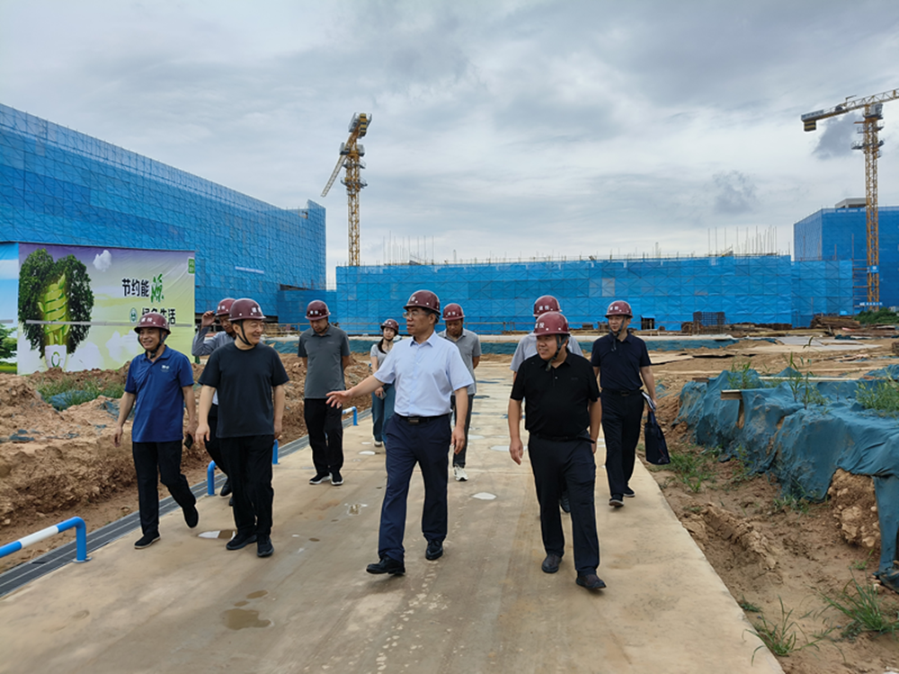 集團(tuán)公司黨委書記、董事長汪洋到六十七高級中學(xué)項目調(diào)研項目建設(shè)工作